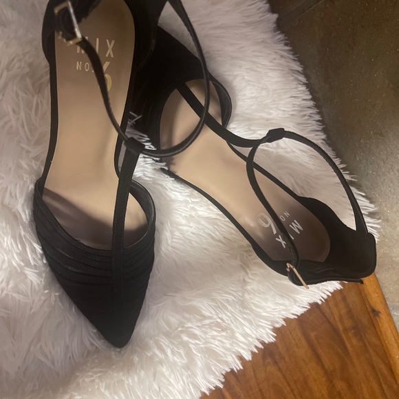 Heel’s shoes women I wore it once time with box size 8 m - Picture 4 of 11